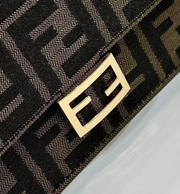 FENDI Baguette Women Handbag - Image 7