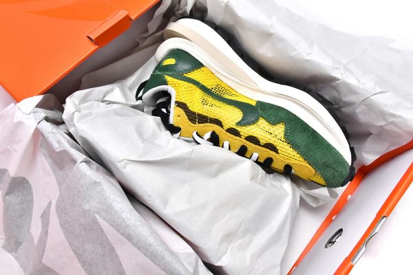 Sacai x Nike Pegasua Vaporfly Yellow Green CI9928-300 - Image 2