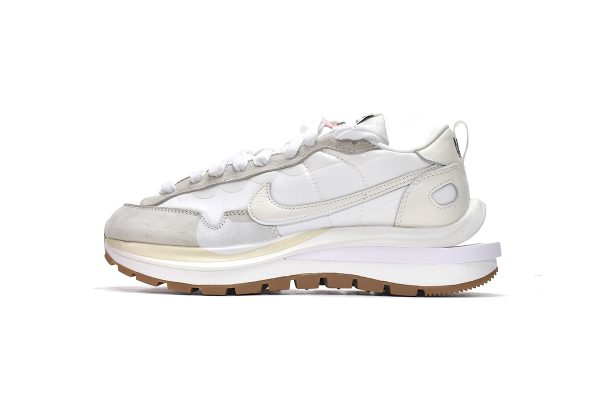 Nike Vaporwaffle sacai Sail Gum DD1875-100