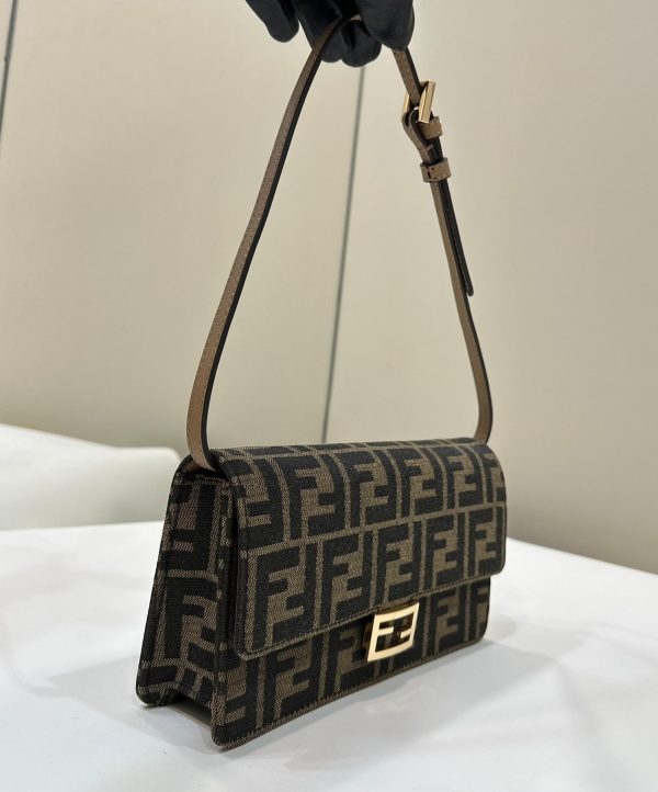 FENDI Baguette Women Handbag - Image 4