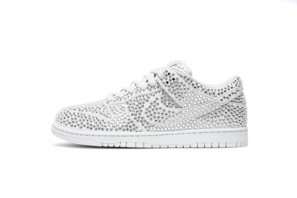 Replica Nike SB Dunk Low Swarovski Crystals Nike Dunk sneakers CZ2670-001