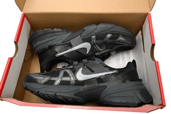 Nike V2K Run Black Dark Smoke Grey FD0736-001 - Image 12