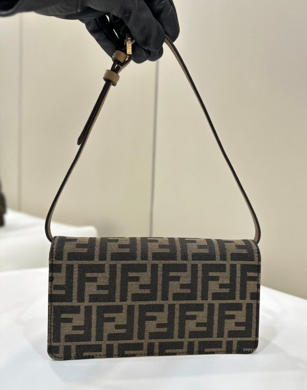 FENDI Baguette Women Handbag - Image 2