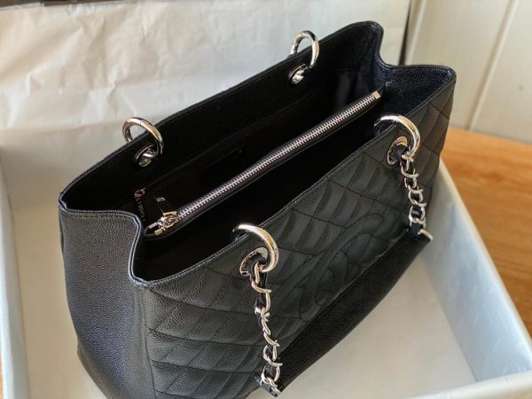 Chanel Grand Shopping LEATHER Handbag - Image 2