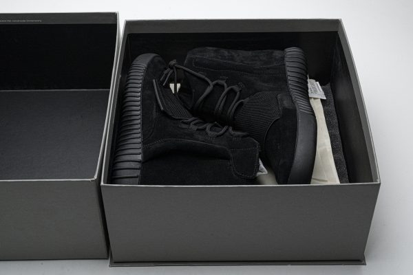 # Shoes Yeezy Boost 750 Triple Black BB1839 - Image 2